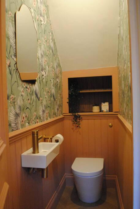 Villa Cosy Renovated House In Warrington Esterno foto