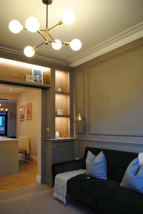 Villa Cosy Renovated House In Warrington Esterno foto