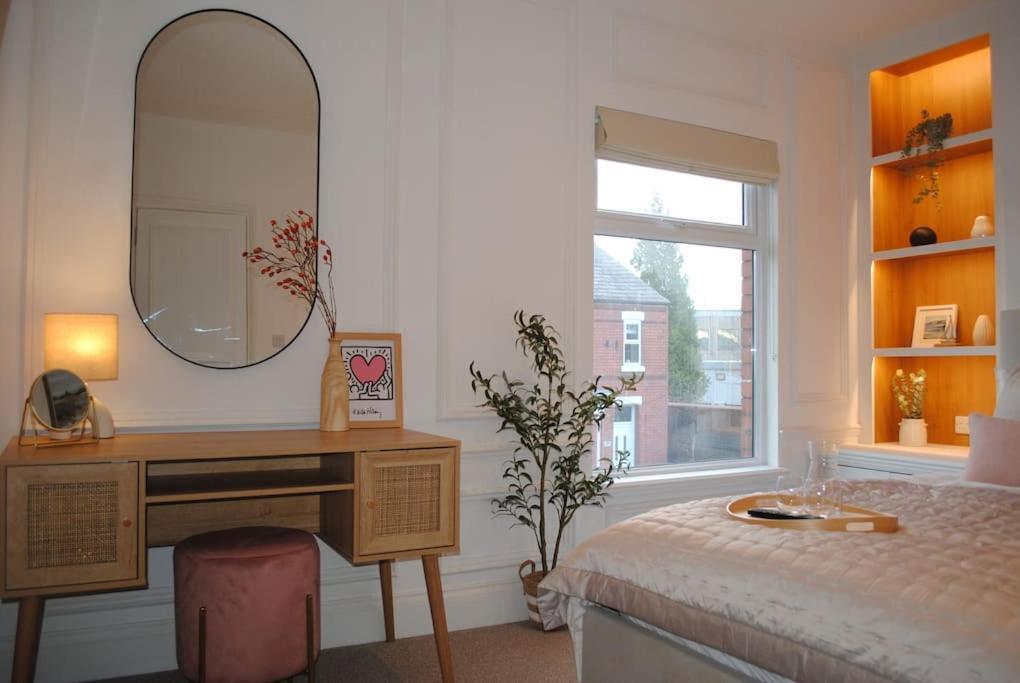 Villa Cosy Renovated House In Warrington Esterno foto