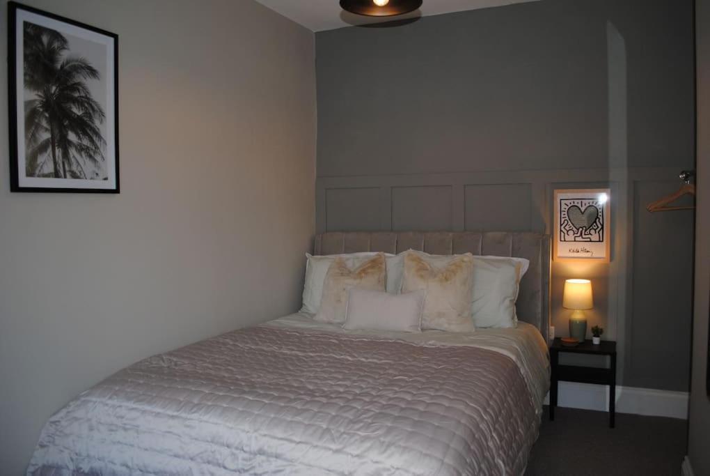 Villa Cosy Renovated House In Warrington Esterno foto